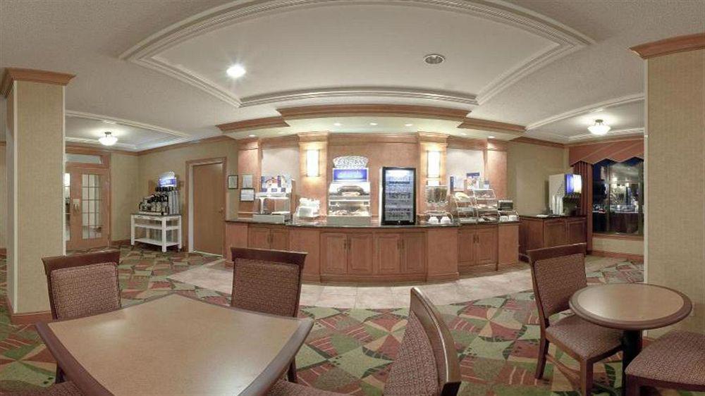 Holiday Inn Express Hotel & Suites Forest By Ihg Ngoại thất bức ảnh