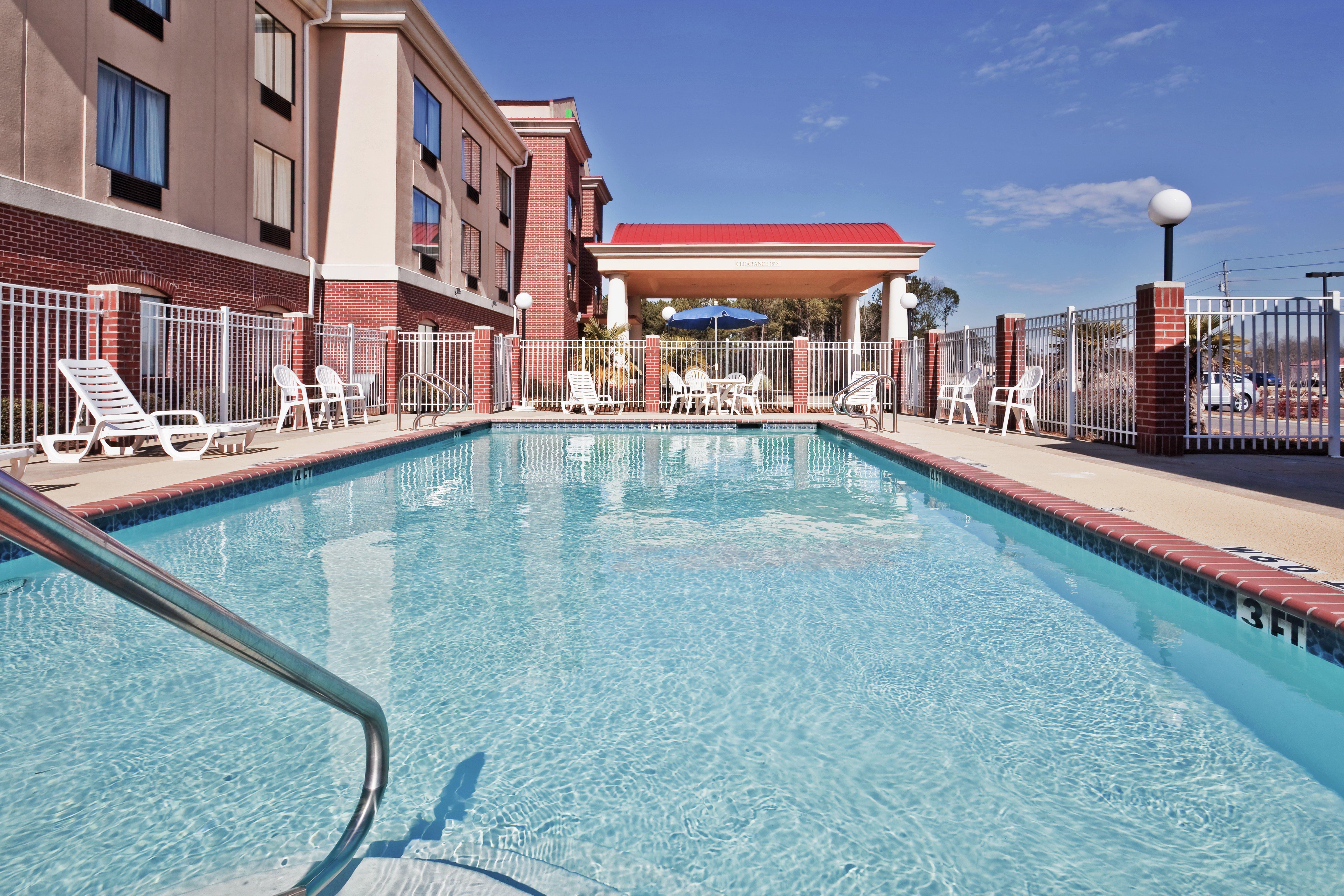 Holiday Inn Express Hotel & Suites Forest By Ihg Ngoại thất bức ảnh