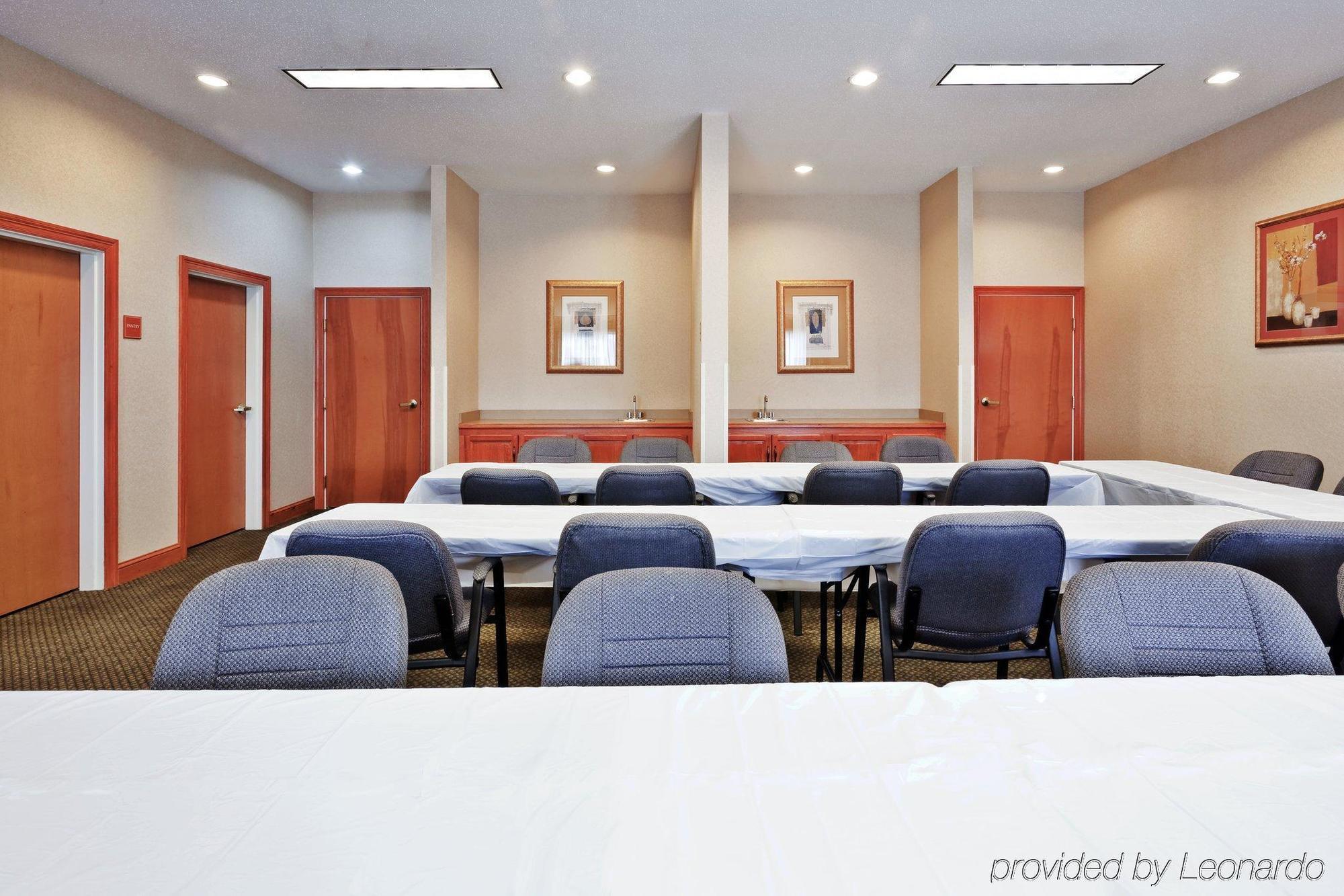 Holiday Inn Express Hotel & Suites Forest By Ihg Tiện nghi bức ảnh